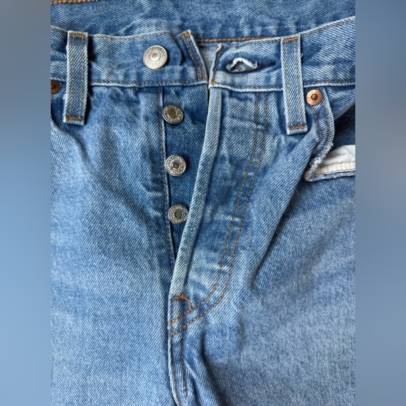 Levi's 501 26x26 Light Blue Distressed Cropped Straight Leg Jeans, 100% Cotton - Picture 5 of 9